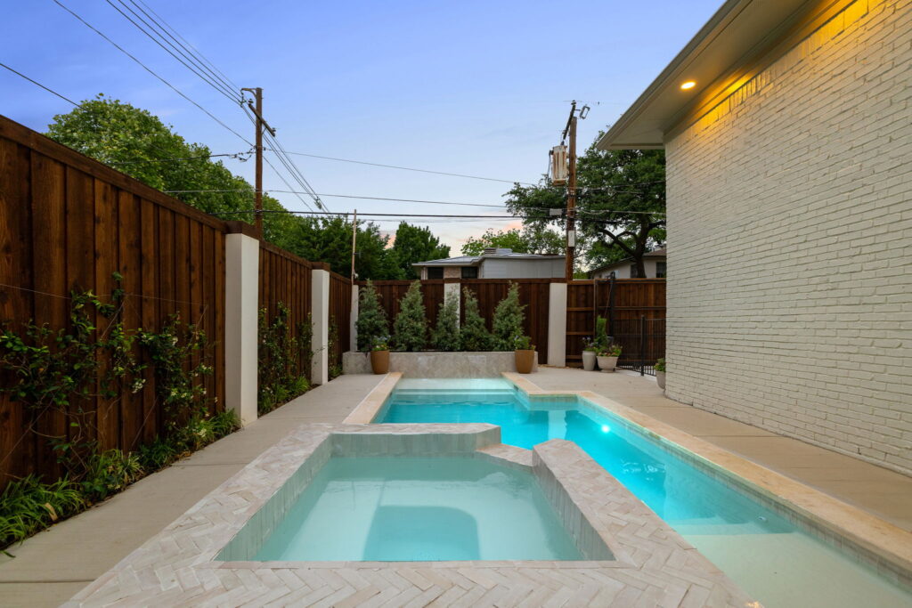 112-web-or-mls-4423_San_Carlos_Dr_Dallas-108