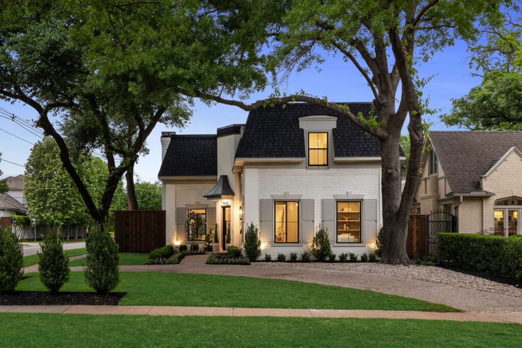 1A Front Exterior 3
