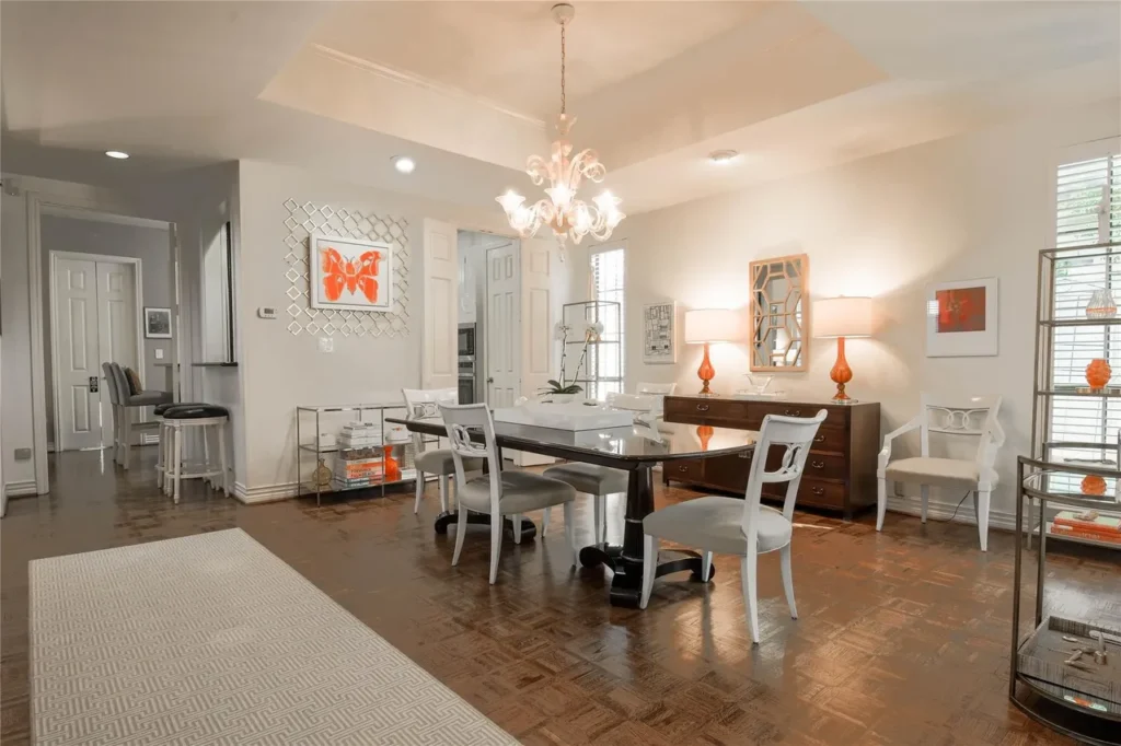 4 Dining room